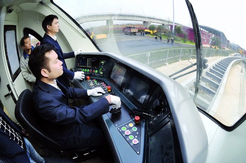 初次申請鐵路機(jī)車司機(jī)有哪些規(guī)定