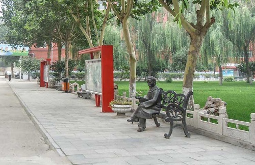 省外學(xué)生能報石家莊東華鐵路學(xué)校春季班嗎？