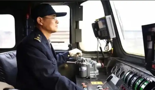 火車司機(jī)駕駛證怎么考？